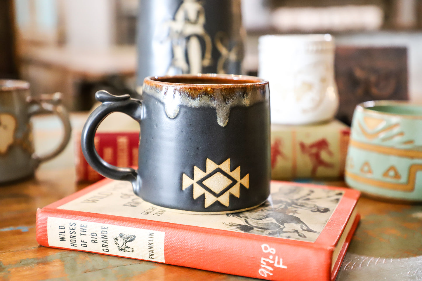 Road runner mug (S crack on bottom)