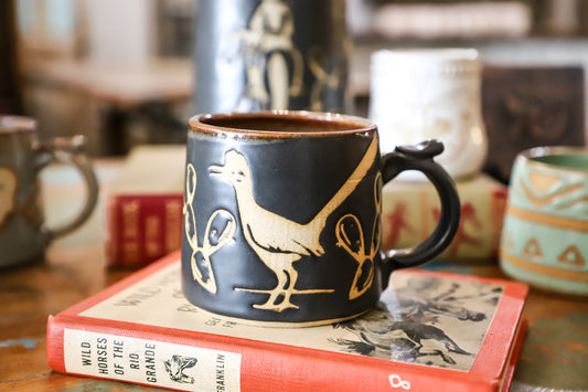 Road runner mug (S crack on bottom)