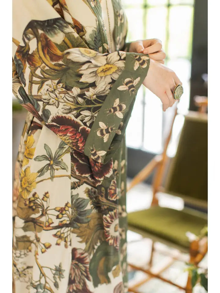 Love Grows Wild Kimono Robe w/ Bees