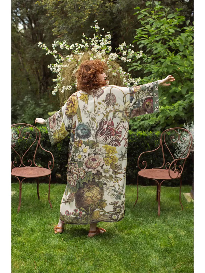 Love Grows Wild Kimono Robe w/ Bees